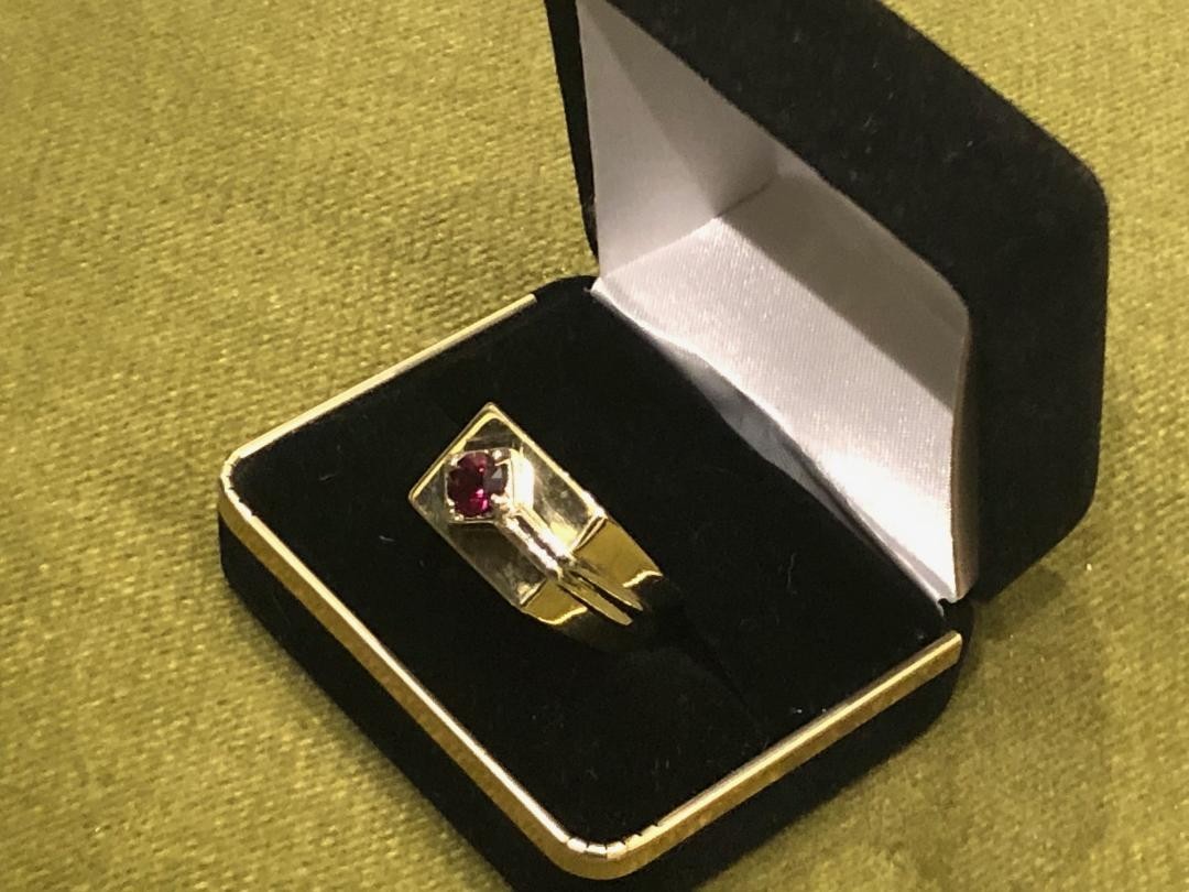 Heavy 14K gold with white gold accent and garnet men’s ring 16.8g size 13 1/4