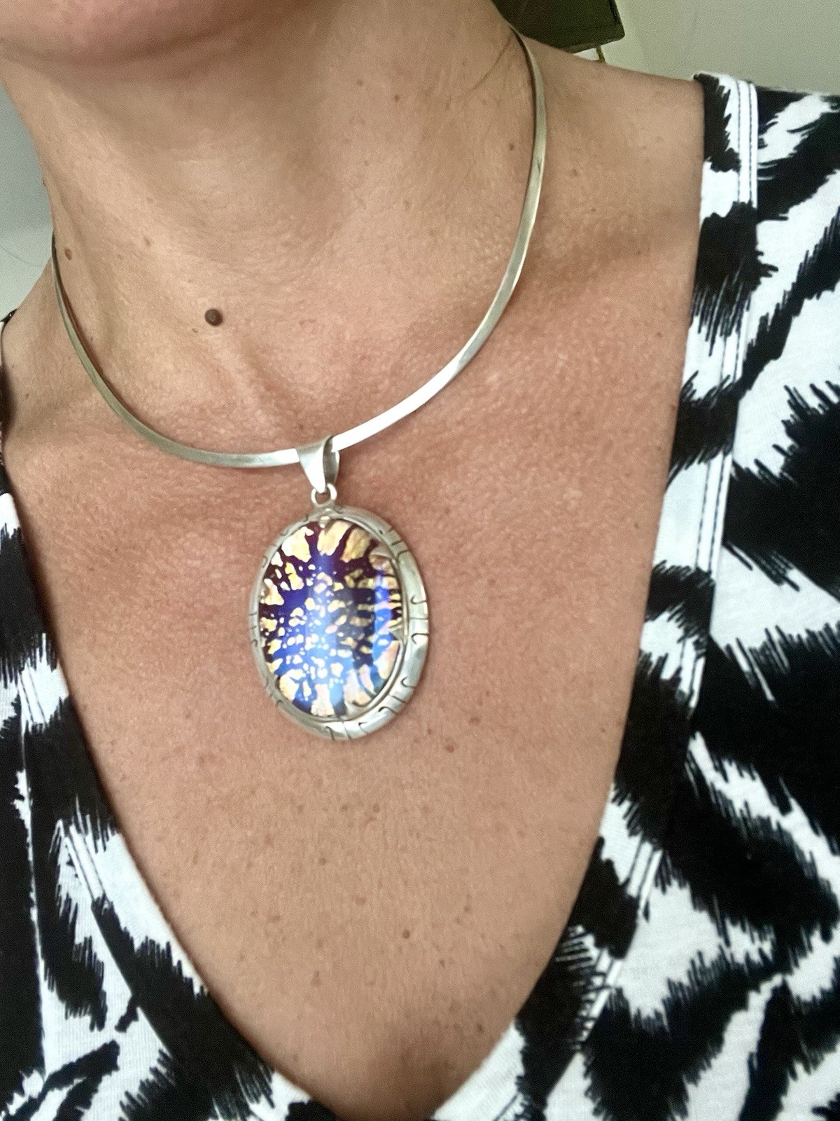 Sterling Silver 925 Omega Necklace with Oval Set Mexican Resin & Foil Inlay