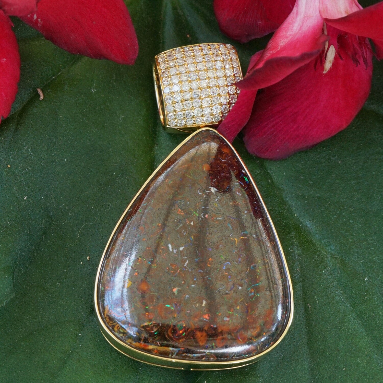 Opal Matrix Brilliant Pendant 31ct 0.46W SI-P 750 Gold AUSTRALIA