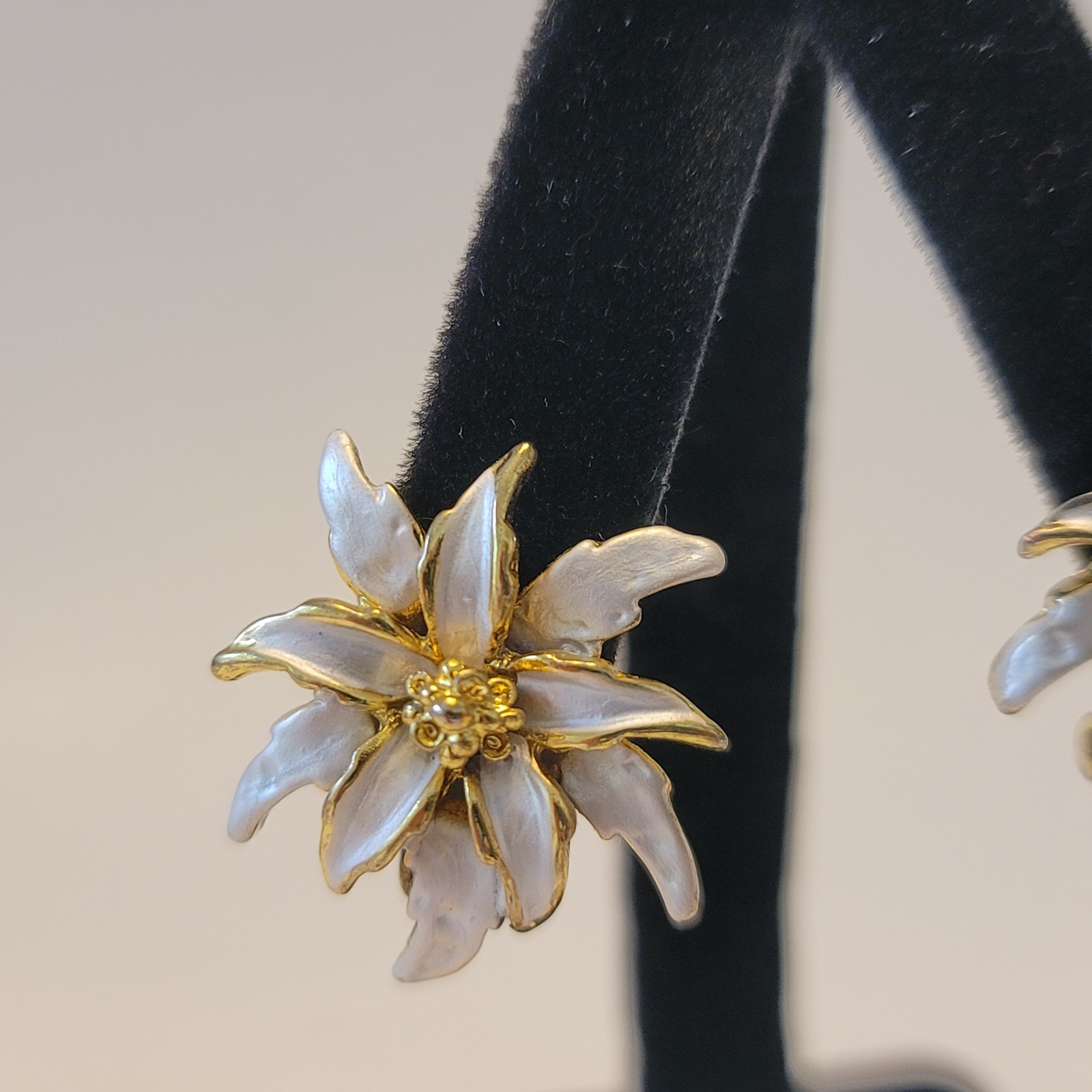 Vintage Clip On Earrings Gold Tone with White Enamel Edelweiss Blossom Motif