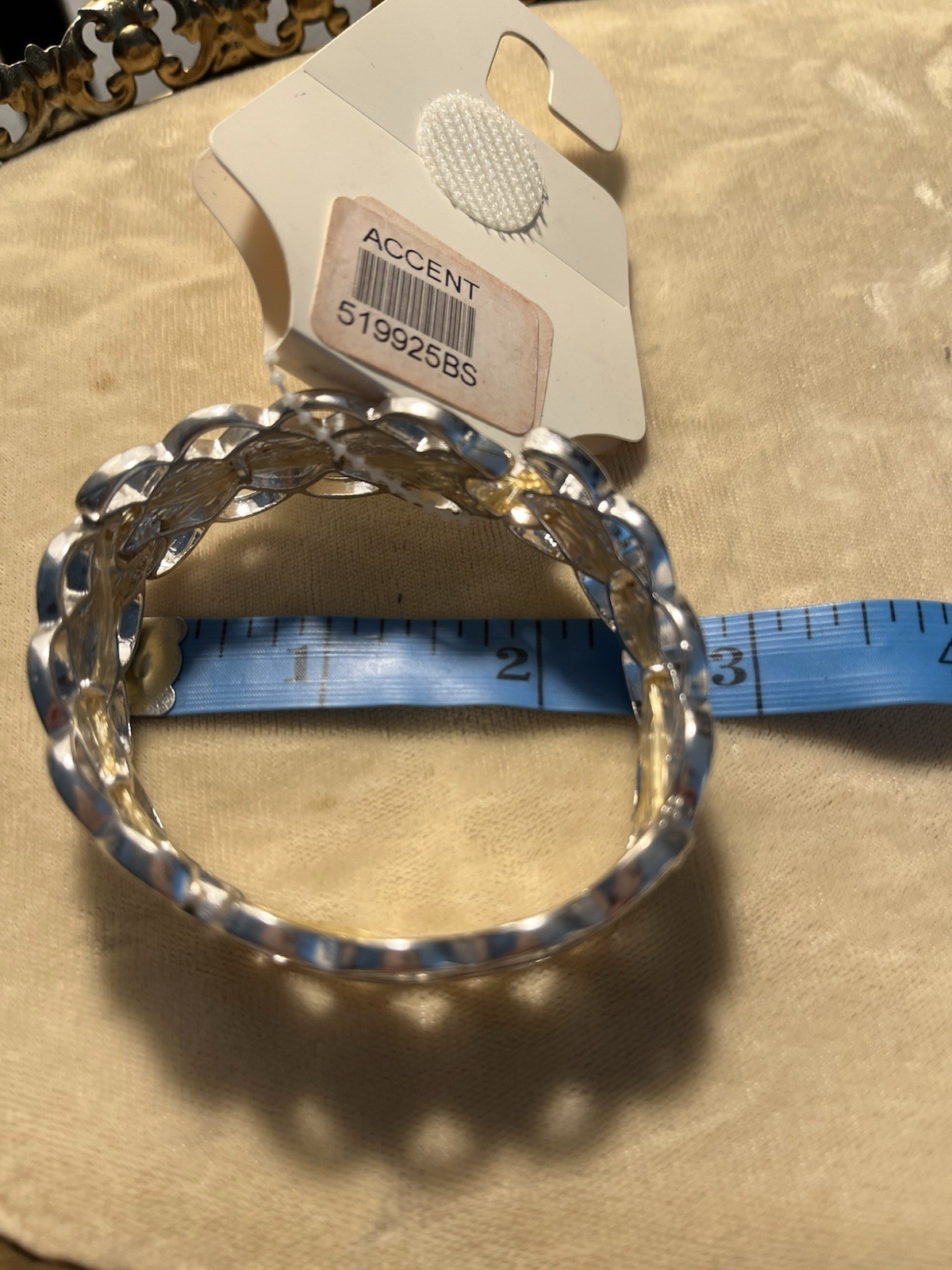 ACCENT Silver Tone Black Cream Enamel Scalloped Stretch Bracelet NWT 519925BS