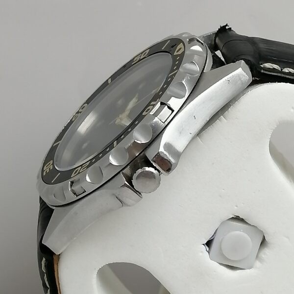CASIO MD-513 Day Date Module 709 Quartz Vintage Diver Watch
