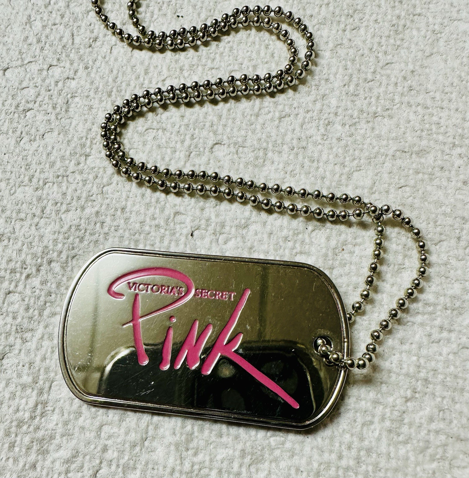 Silver Tone Victoria Secret Pink Heart Puppy Dog Tag Ball Bead Necklace n0365