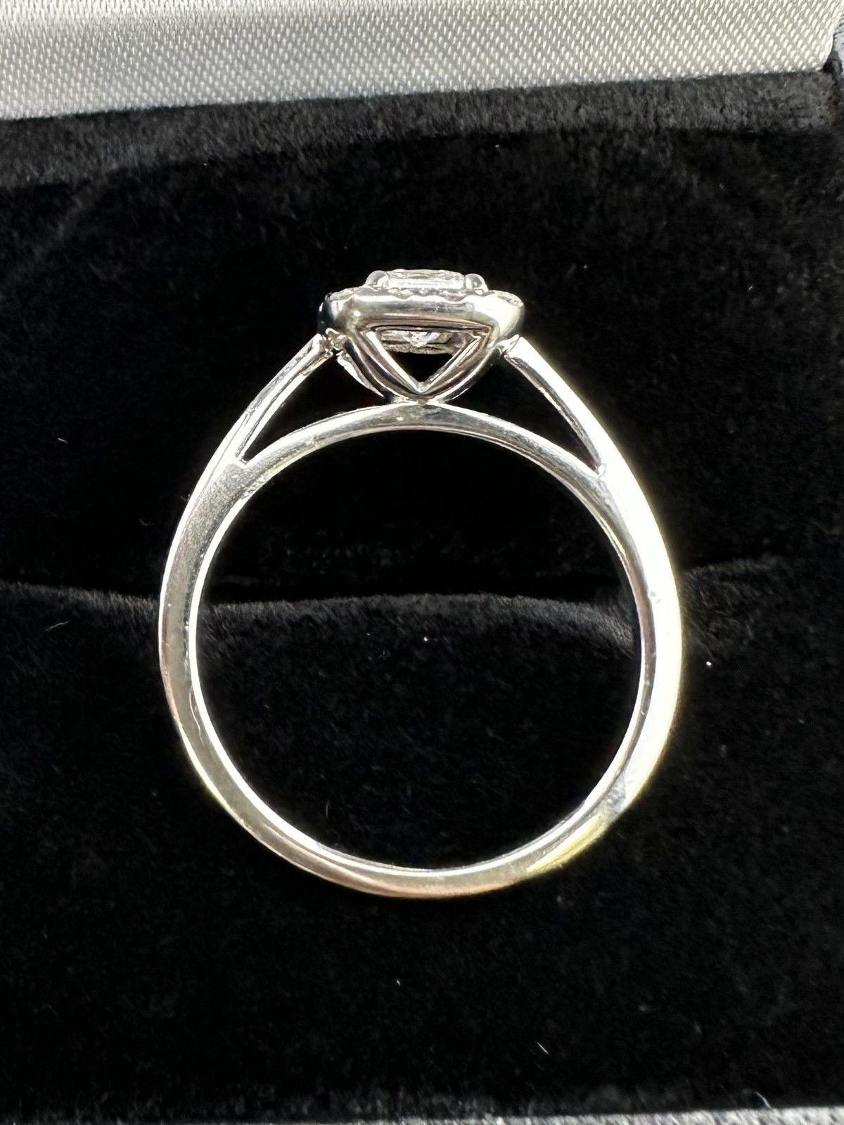 14k White Gold Diamond Halo Ring 0.58ctw 0.33ct Center 1.90dwt 3.0g