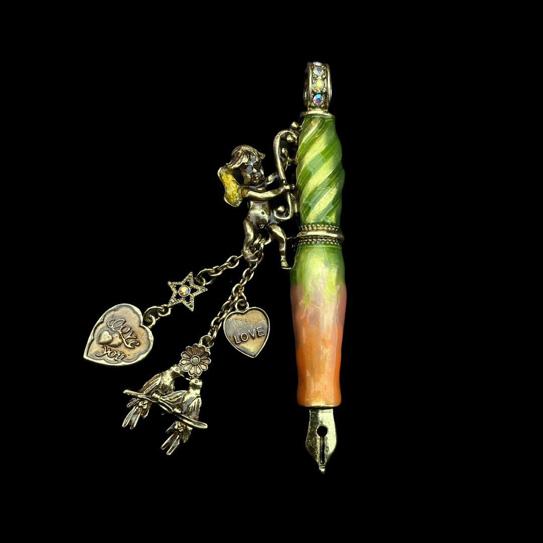 New Vintage Medieval Enamel Craft Pen Little Angel Love Bird Pendant