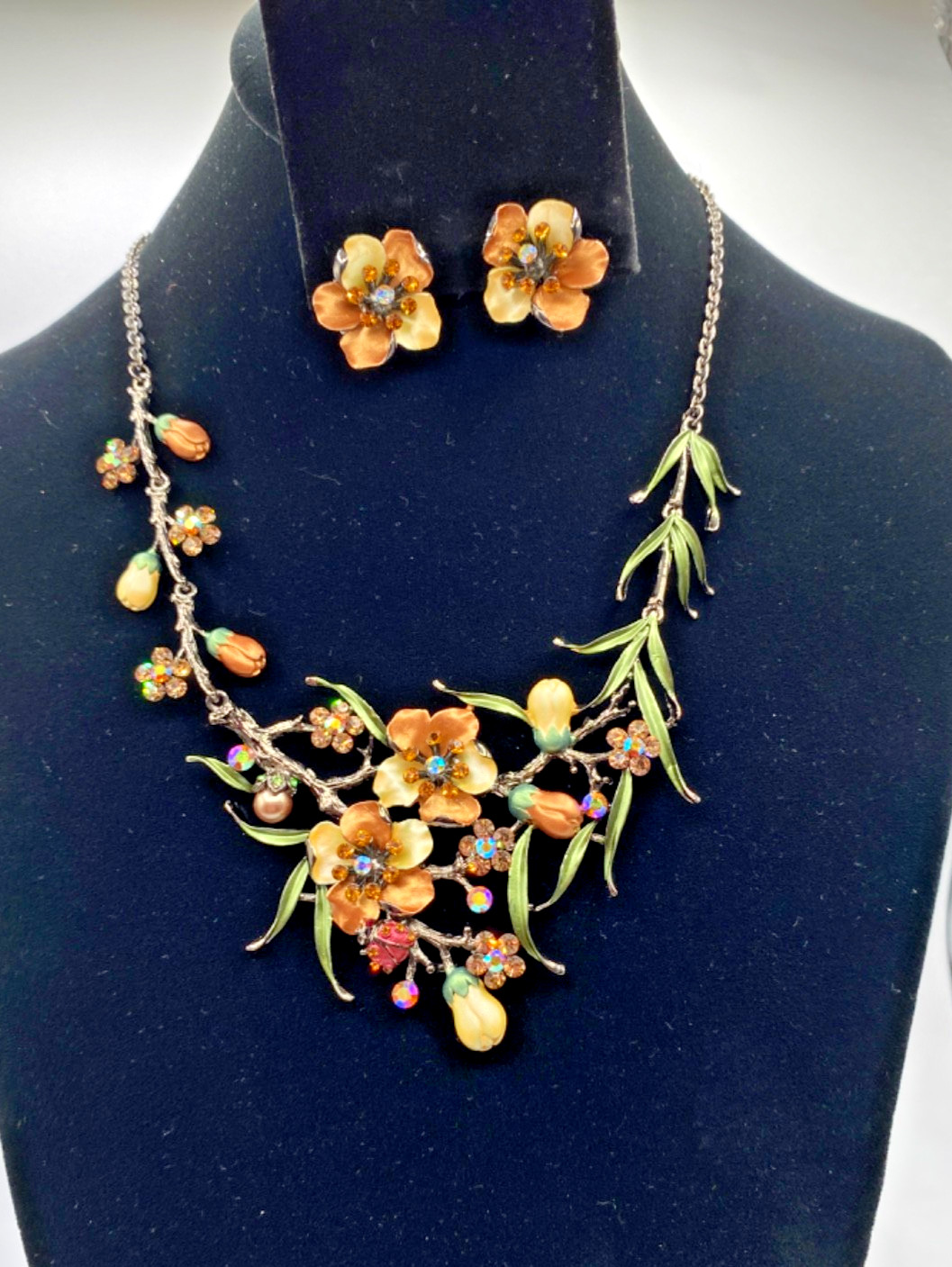 VTG 3D Metal Flowers Colorful Resin Crystal Vine Necklace Earrings Set Clip On