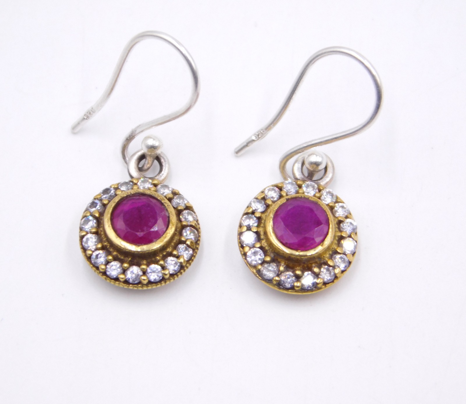 3.6 Gm 925 Sterling Silver Ruby & C.Z Cut Stone Fine Two Tone Earring Size 1″