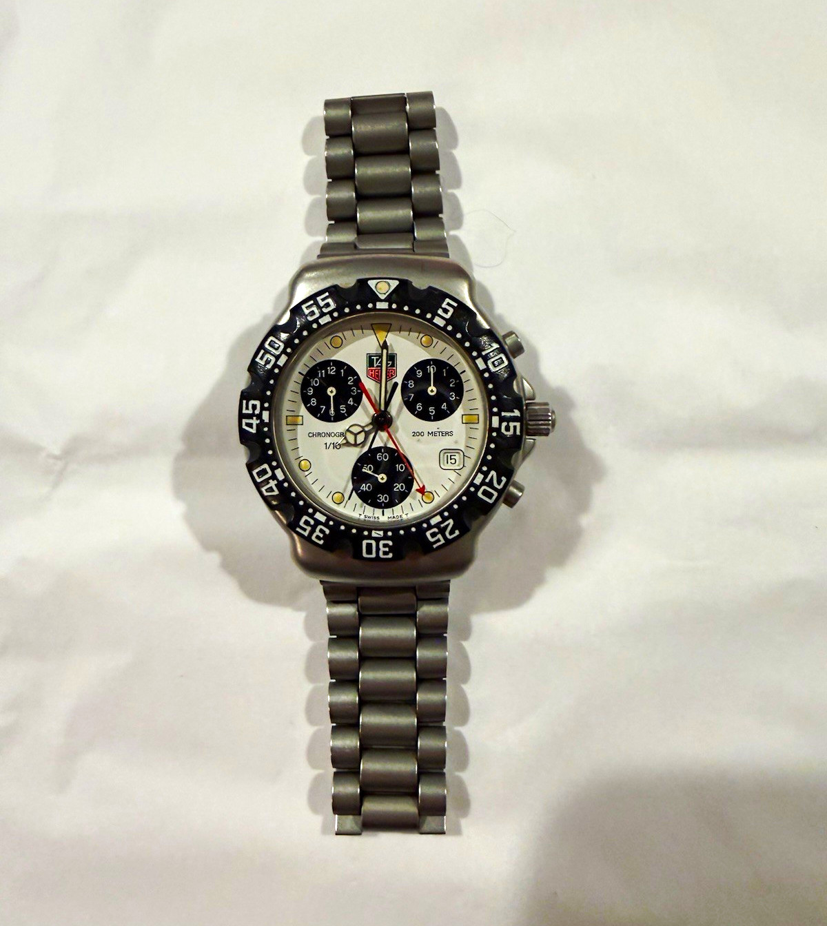 TAG Heuer 2000 Men’s Quartz Chronograph Date 200m White Dial Steel Bracelet