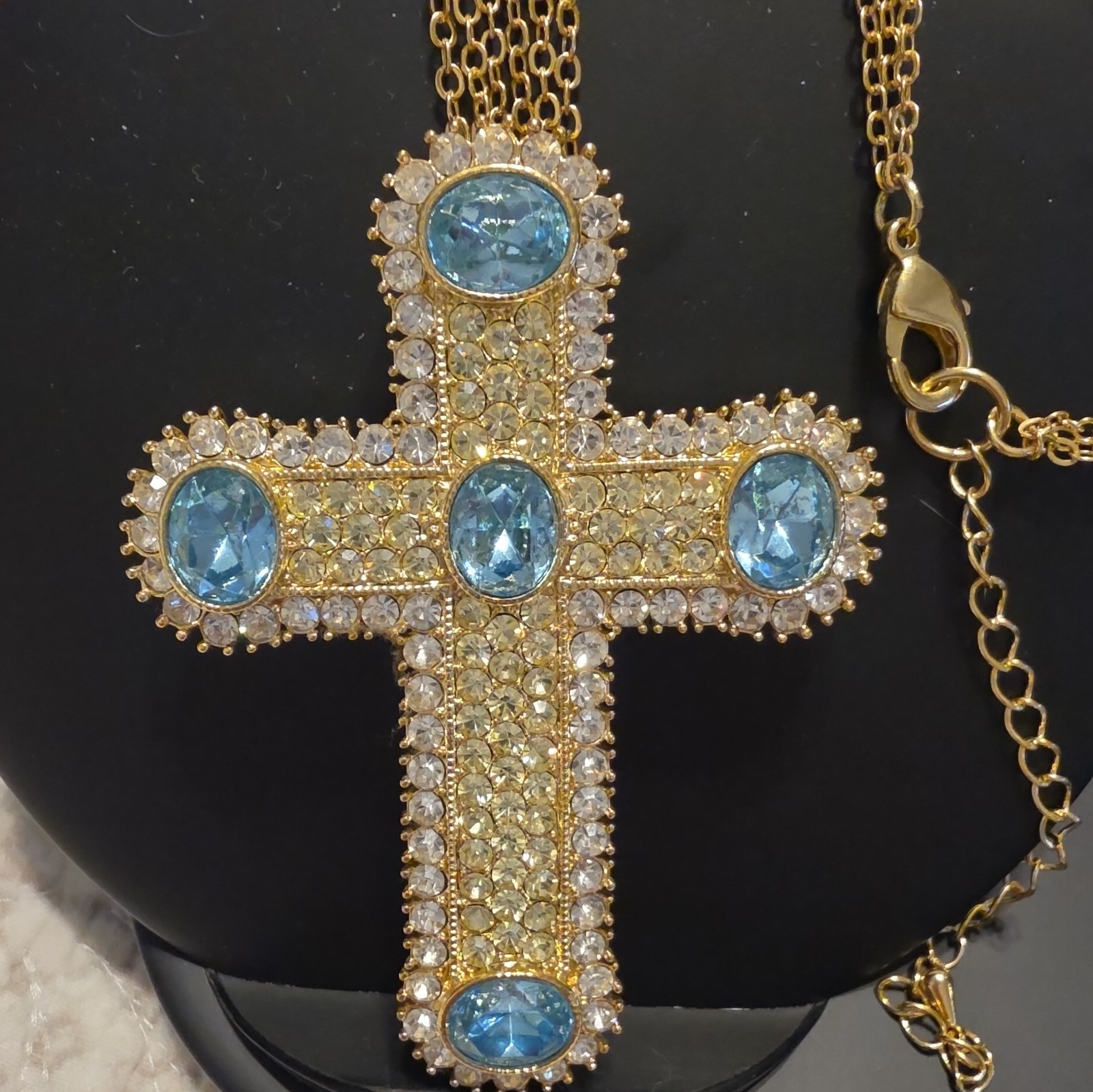 *STUNNING * Joan Boyce Rhinestone Cross Pendant Brooch 3 Strand Gold-Tone Chain