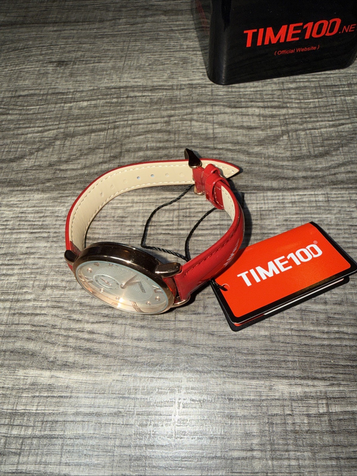 NEW NWT Women’s Ladies Timeco 100 Wristwatch Red Leather Band