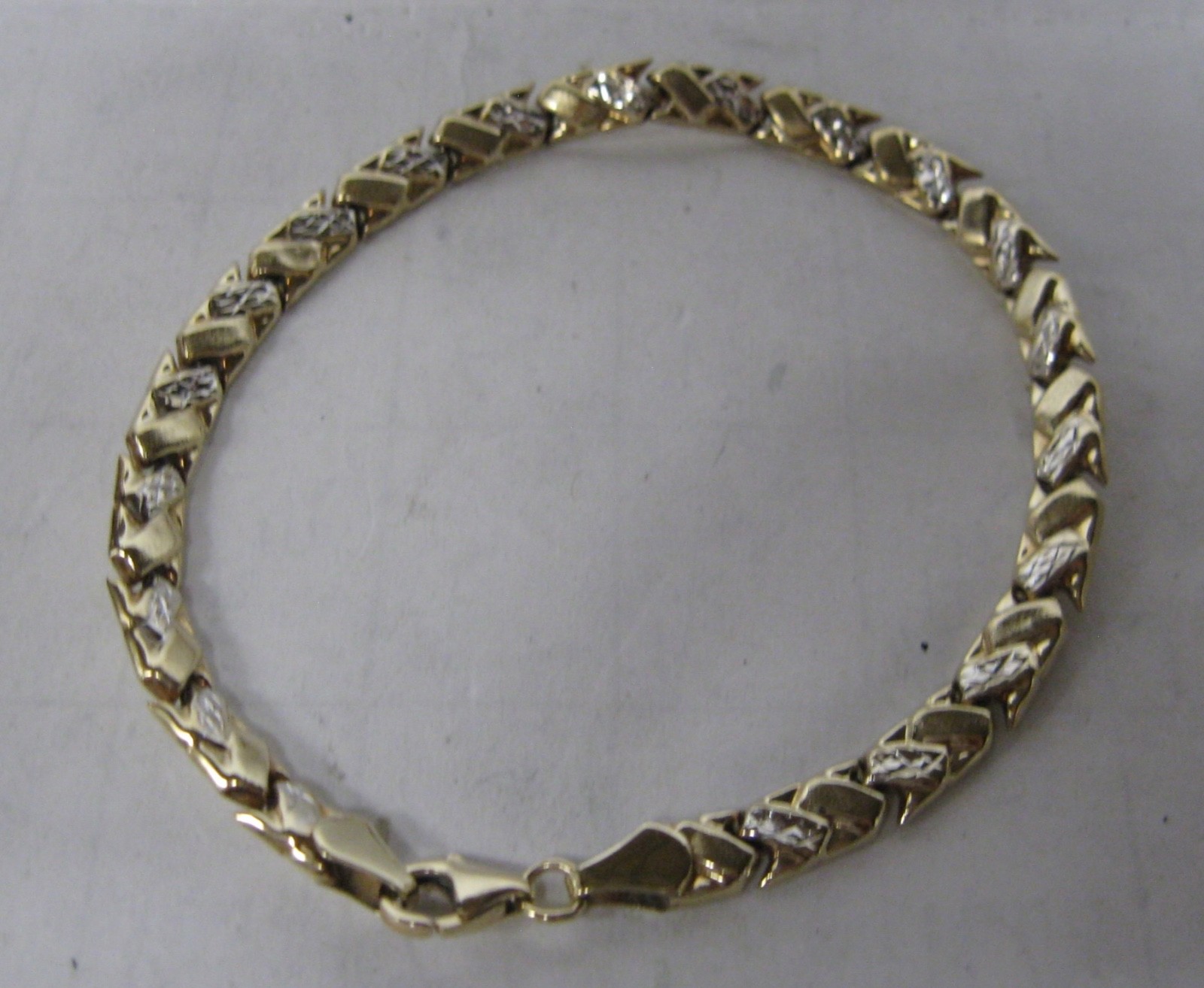 10K SOLID GOLD 7.25″ FANCY CUT 5mm BRACELET 3.6 GRAMS