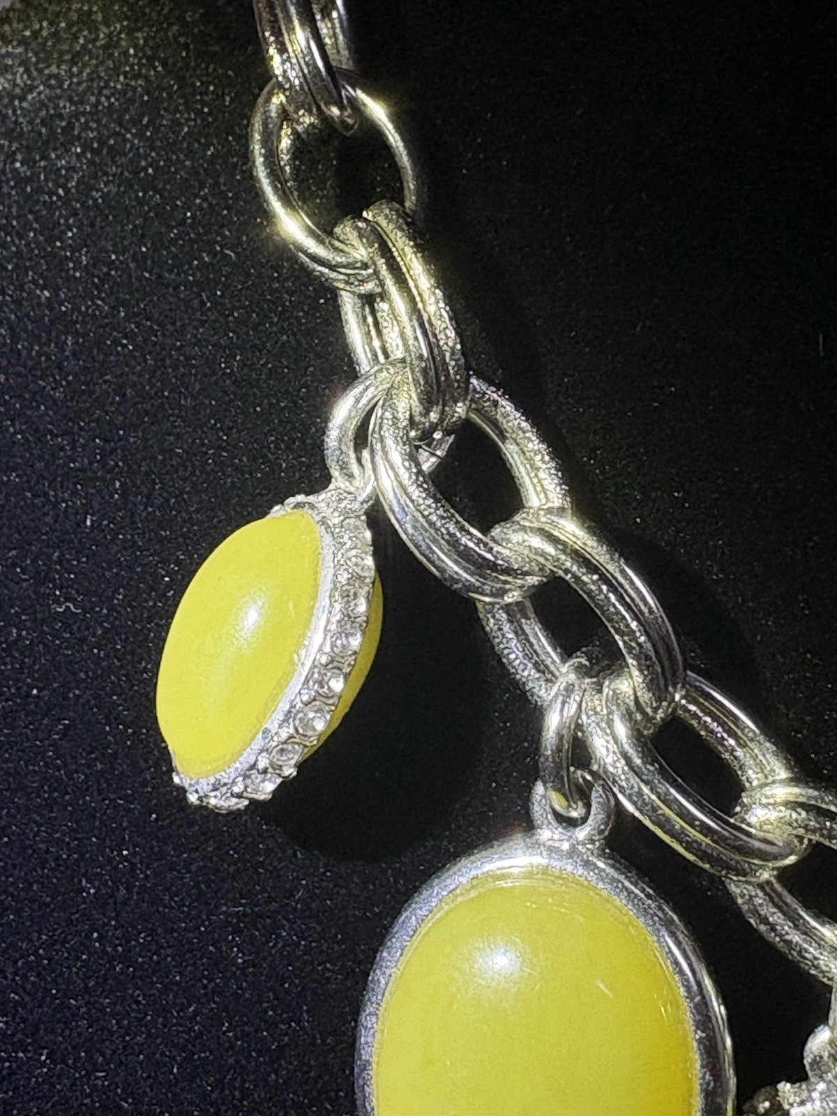 Ann Taylor Silver Tone Yellow Green Cabochon Rhinestone Statement Necklace 16″