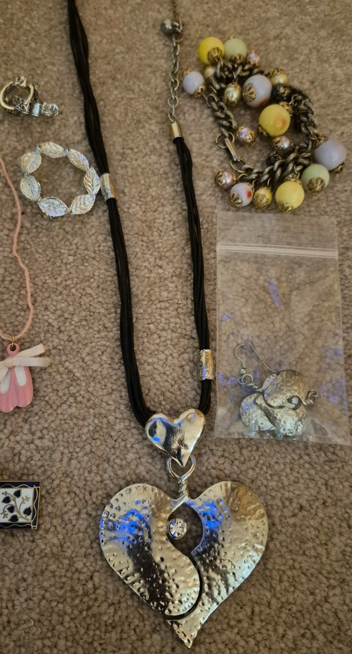 Mixed Jewelry Lot Mixed Variety Wearable Products Necklaces Bracelets Locket Etc