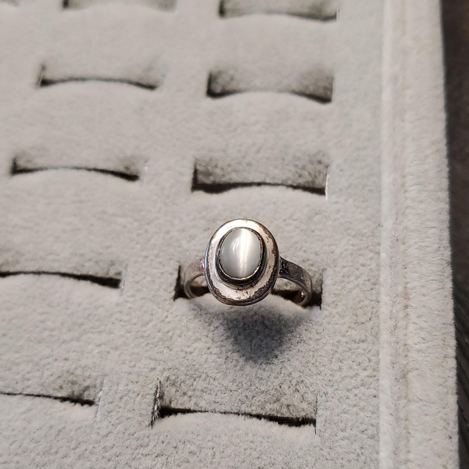 Sterling Silver 925 Ring Size 7.75 Oval White Cabochon Bezel 2mm Band Signed
