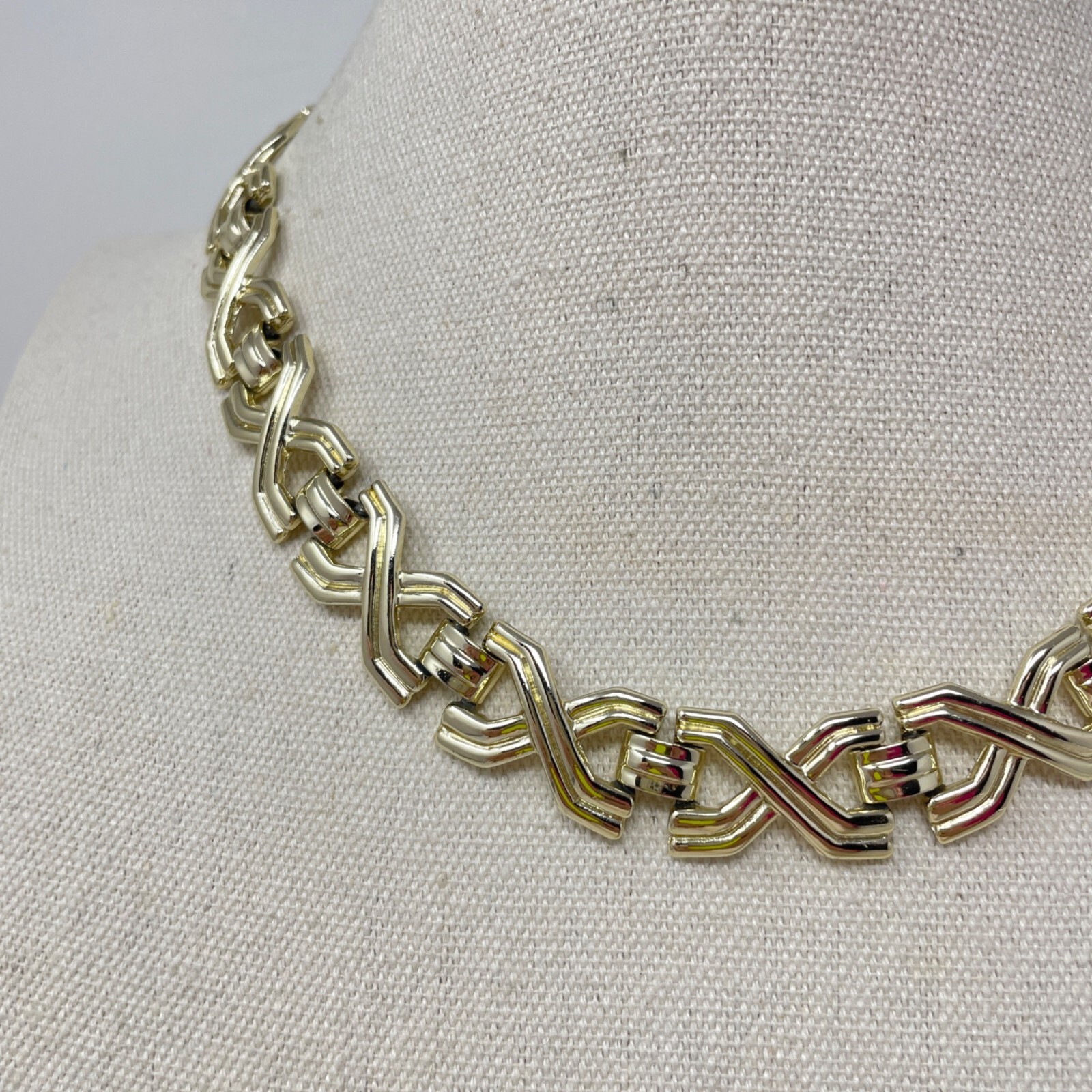 Vintage Choker Necklace Gold-Tone Chunky Retro Simple Geometric Minimal
