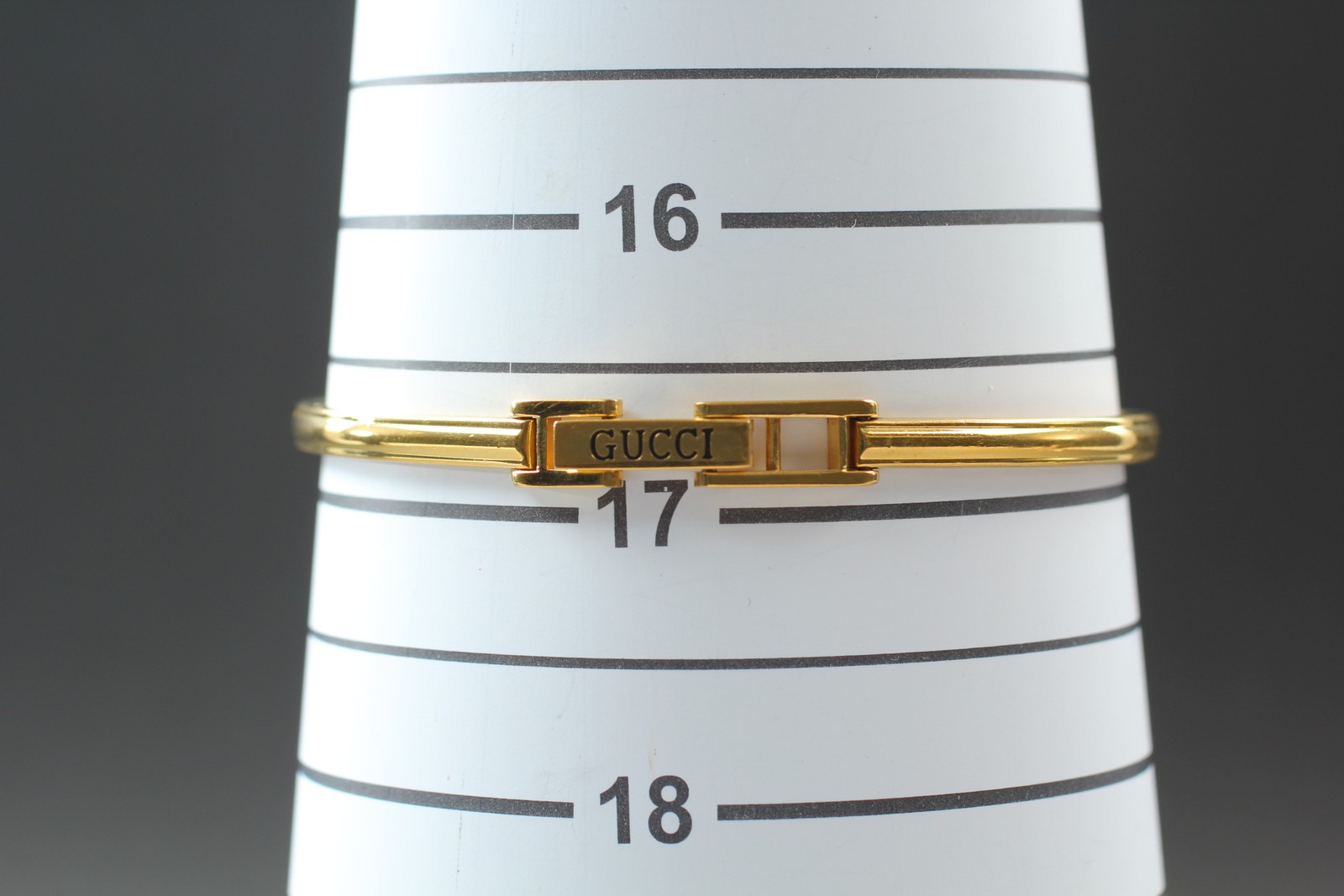 [Near MINT w/ BOX ] Gucci Change Bezel 11/12.2 Women Watch Gold 12 Colors JAPAN