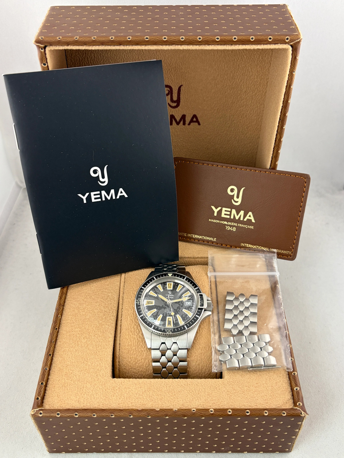 New Men’s Wristwatch Yema Superman Skin Diver Automatic Sellita SW200-1 with Box