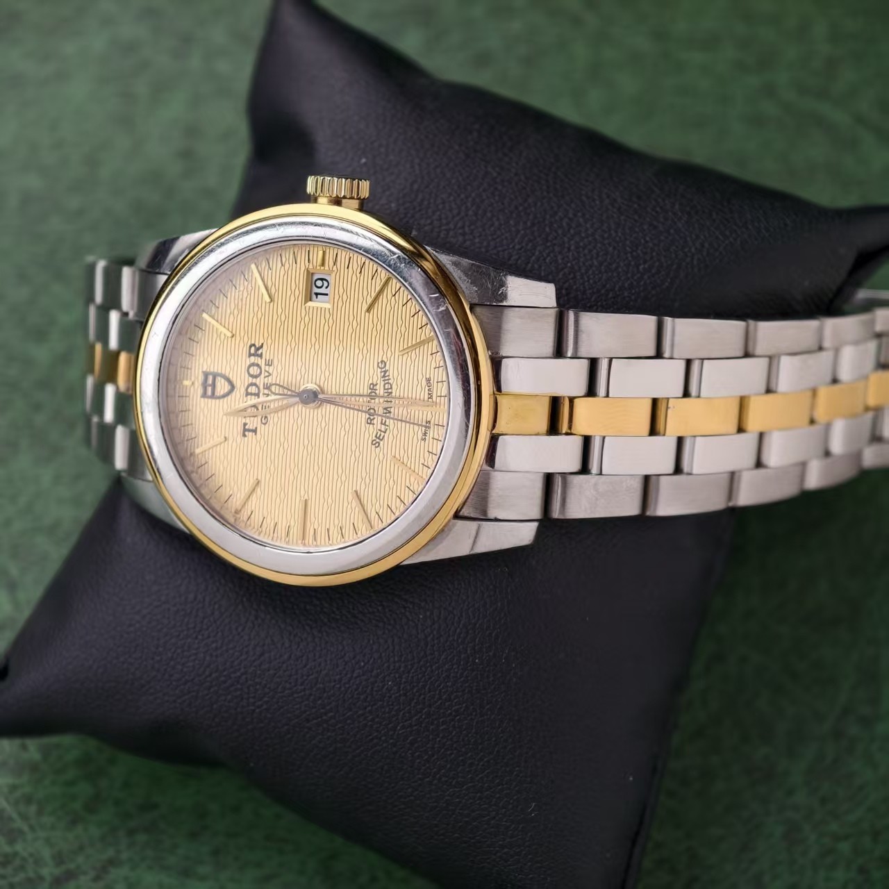 Tudor Linen Champagne Dial Glamour 55003 Men’s Watch Automatic 36mm Date