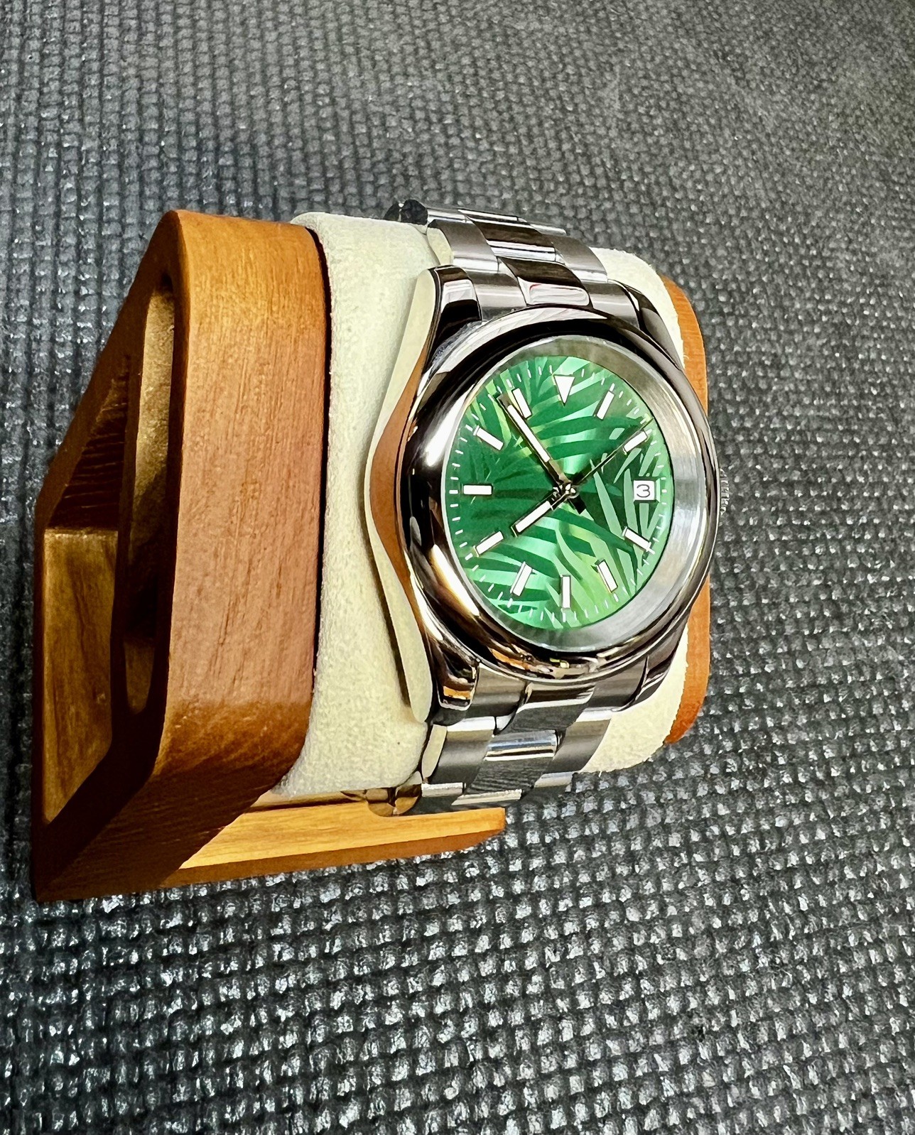 Custom Made 39mm Watch with Green Palm Dial, NH35A TMI Movement