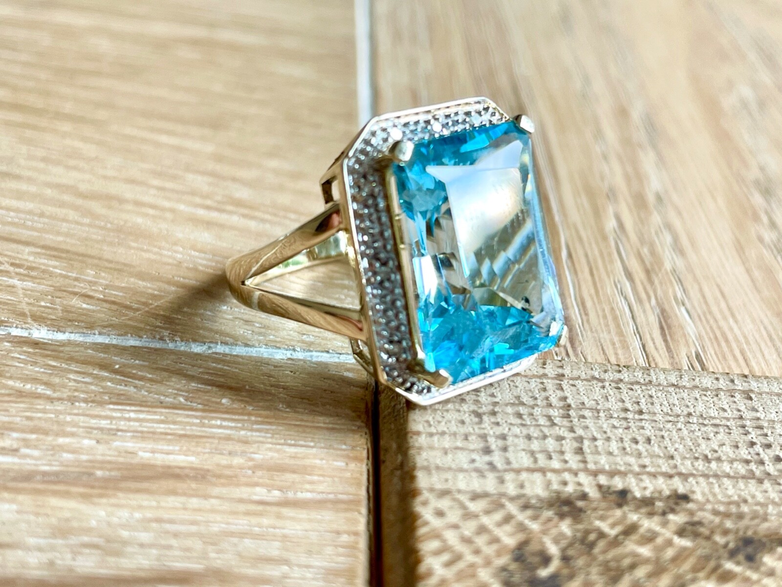 RING with natural DIAMONDS & BLUE TOPAZ 585 / 14K GOLD