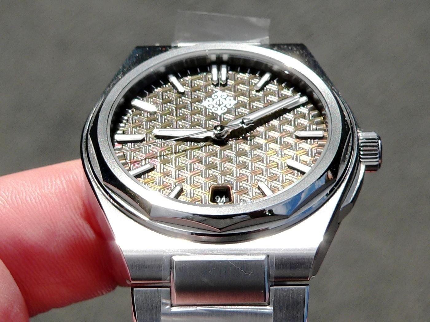 New IXDAO Warrior watch, mother of pearl dial, Miyota 9015 automatic, sapphire