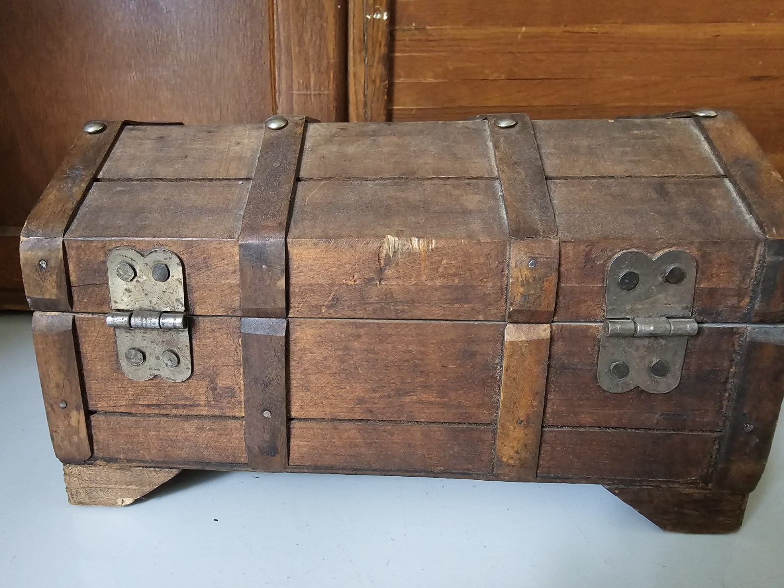Wood Treasure Chest Style Jewelry Keepsake Box, Hinged Lid, 9 in