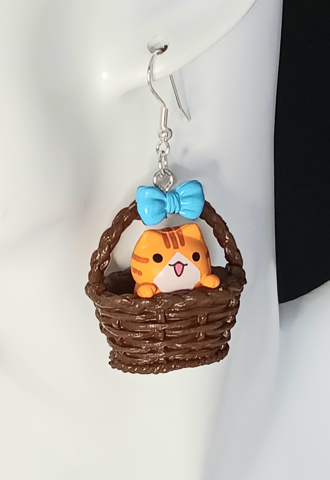 Orange Tabby Cat in a Basket Dangle Earrings Jewelry appx 1.5 inch Long NEW