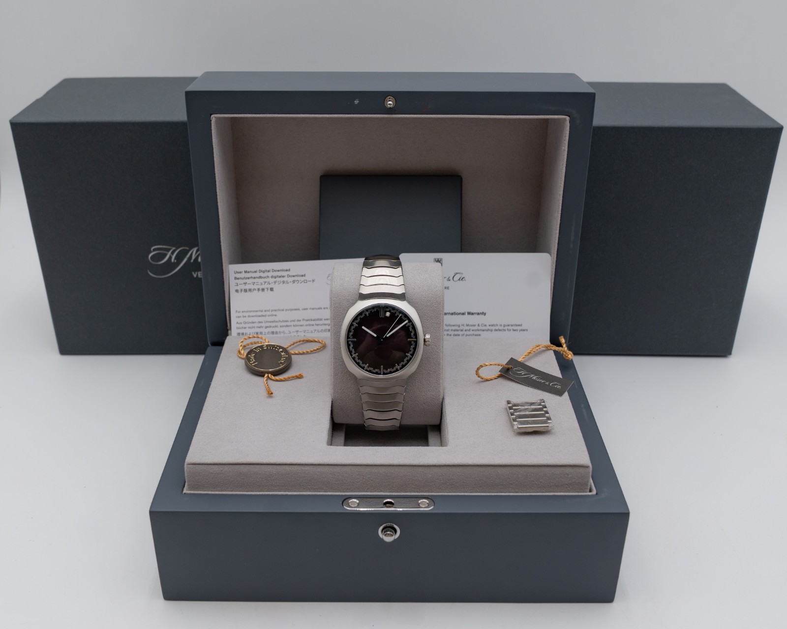 H. Moser & Cie Streamliner Centre Seconds Purple Haze 40mm 6201 2025
