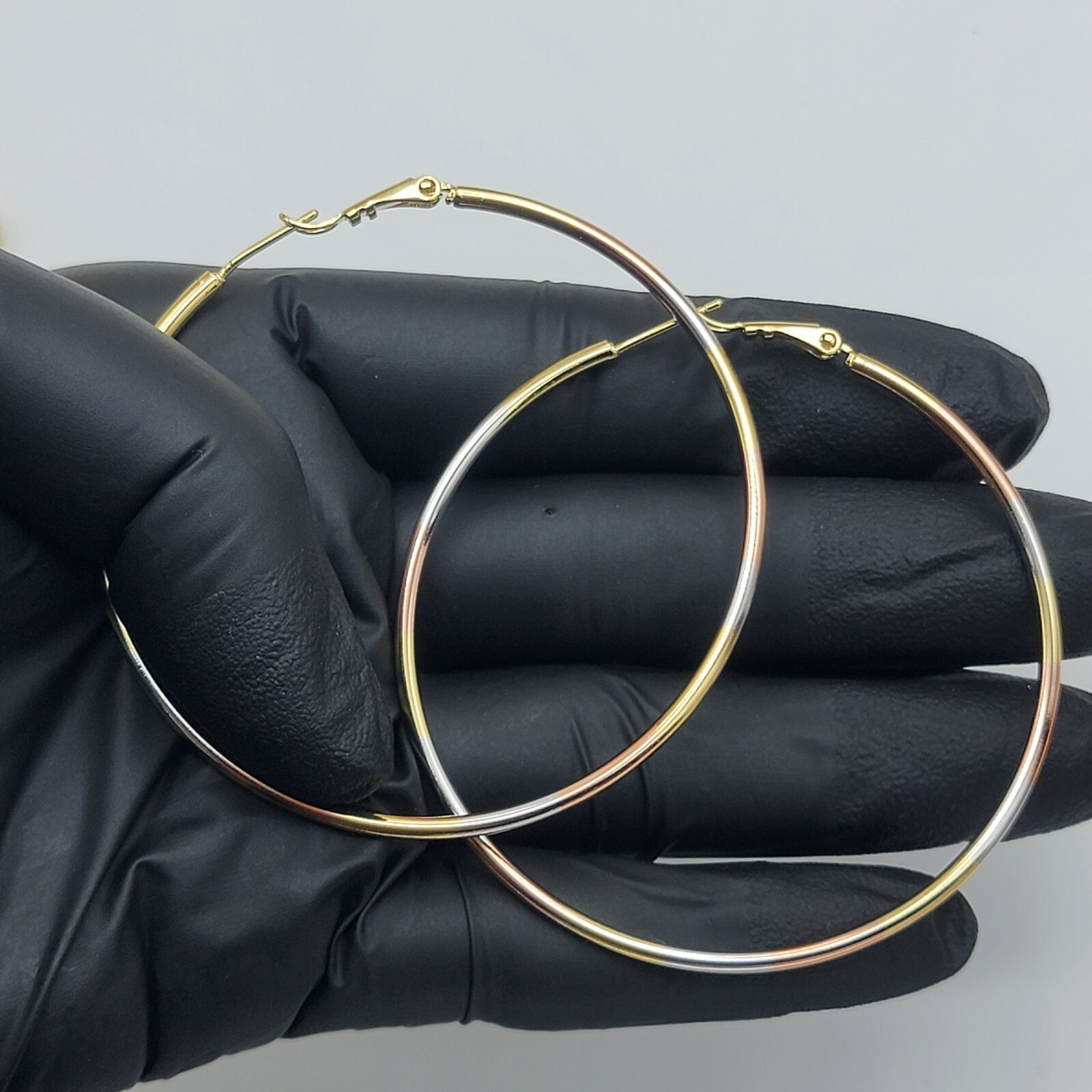 Tri-Color Gold Plated 2mm Hoops Earrings. Different Sizes. Oro Laminado