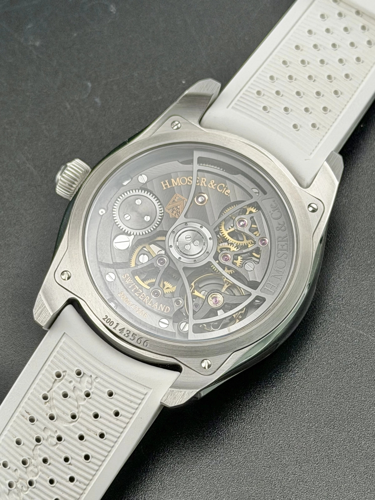 H Moser & Cie Pioneer Sunny Side Up Yellow Ombré Rubber 3201-1200 Complete 2026