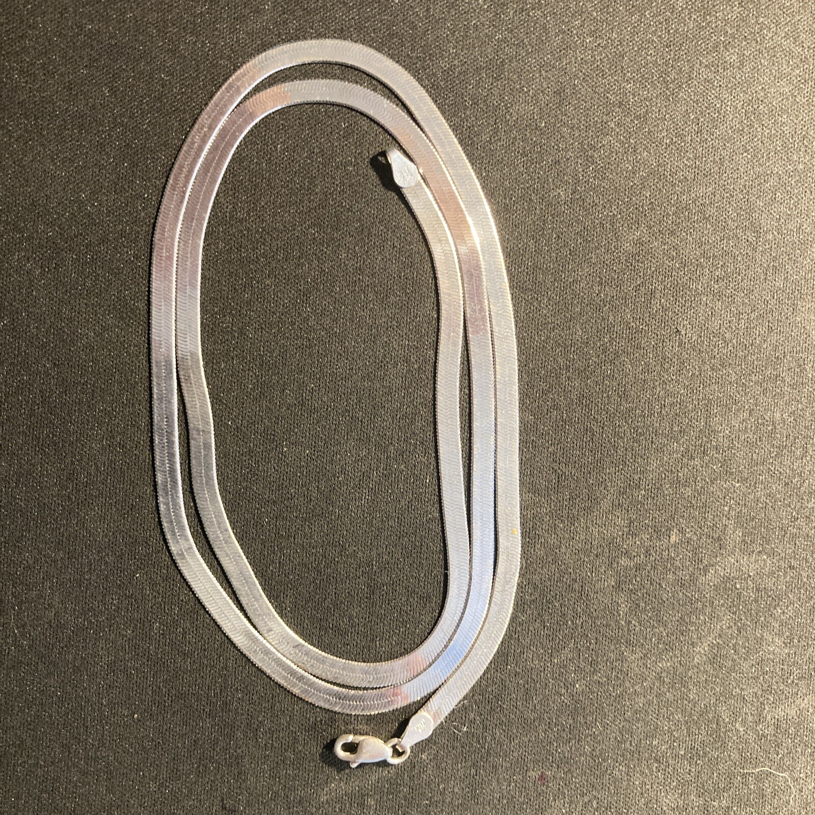 B661 – VTG 24″ Sterling Flat Herringbone Necklace MARKED ITALY, 925, 8.8 grams.