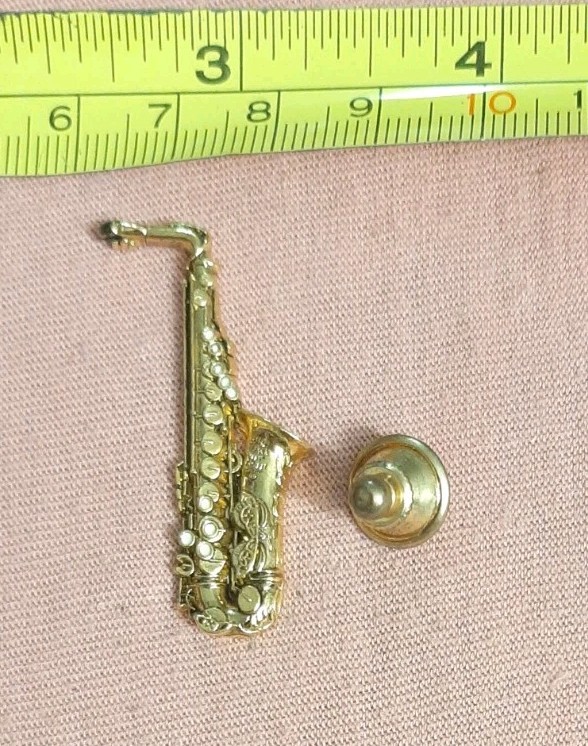 Vintage Gold Tone 3D Saxophone Instrument Future Primitive Lapel Pin Musician