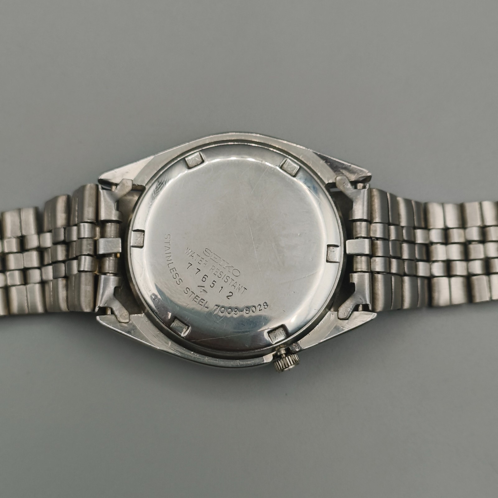 Vintage Seiko 5 Automatic 7009 Mens Watch White Dial 37 mm Day Date Japan Made