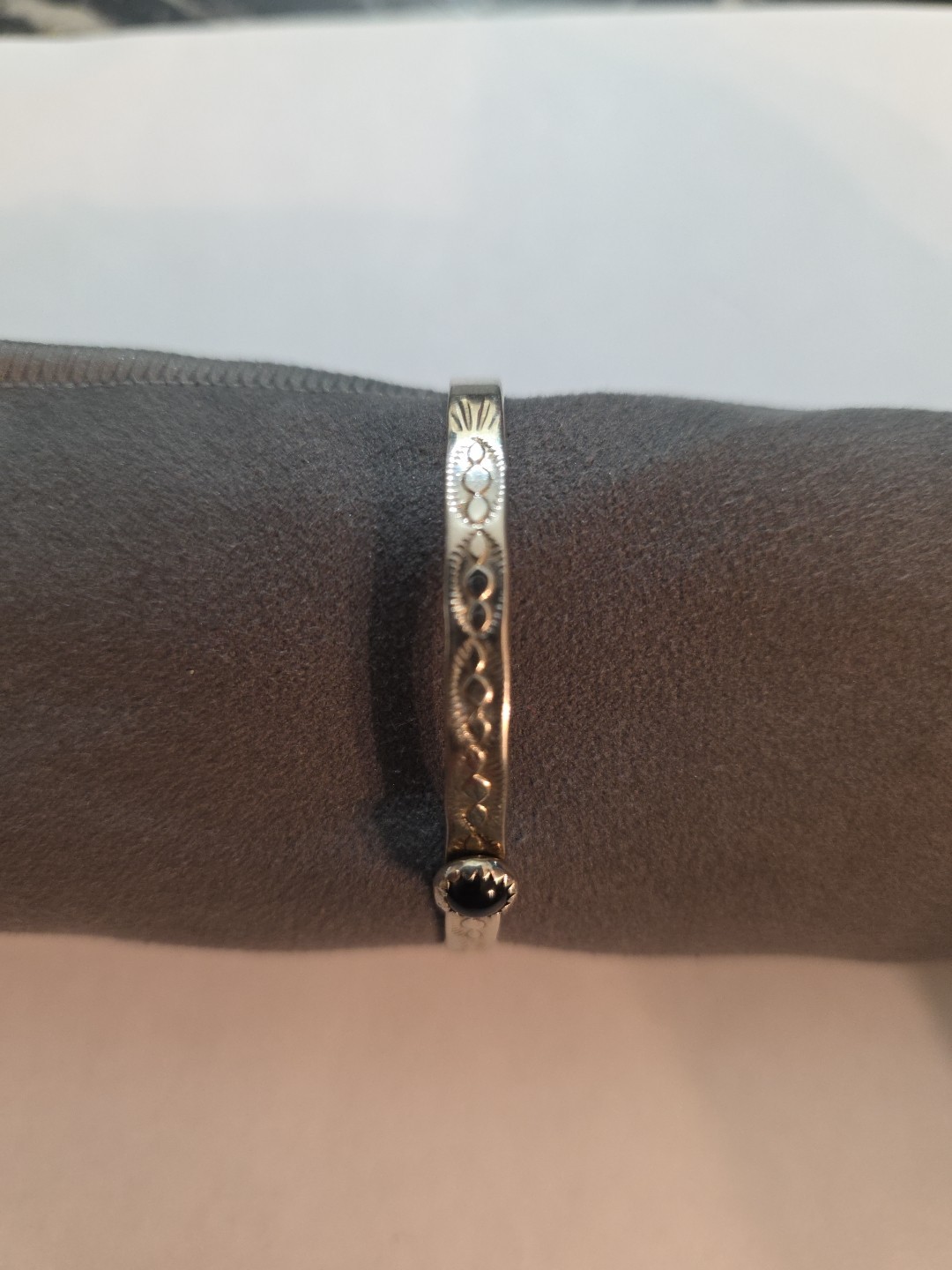 N.A. Navajo Cuff Bracelet Sterling Silver And Onyx Stone 6.5″
