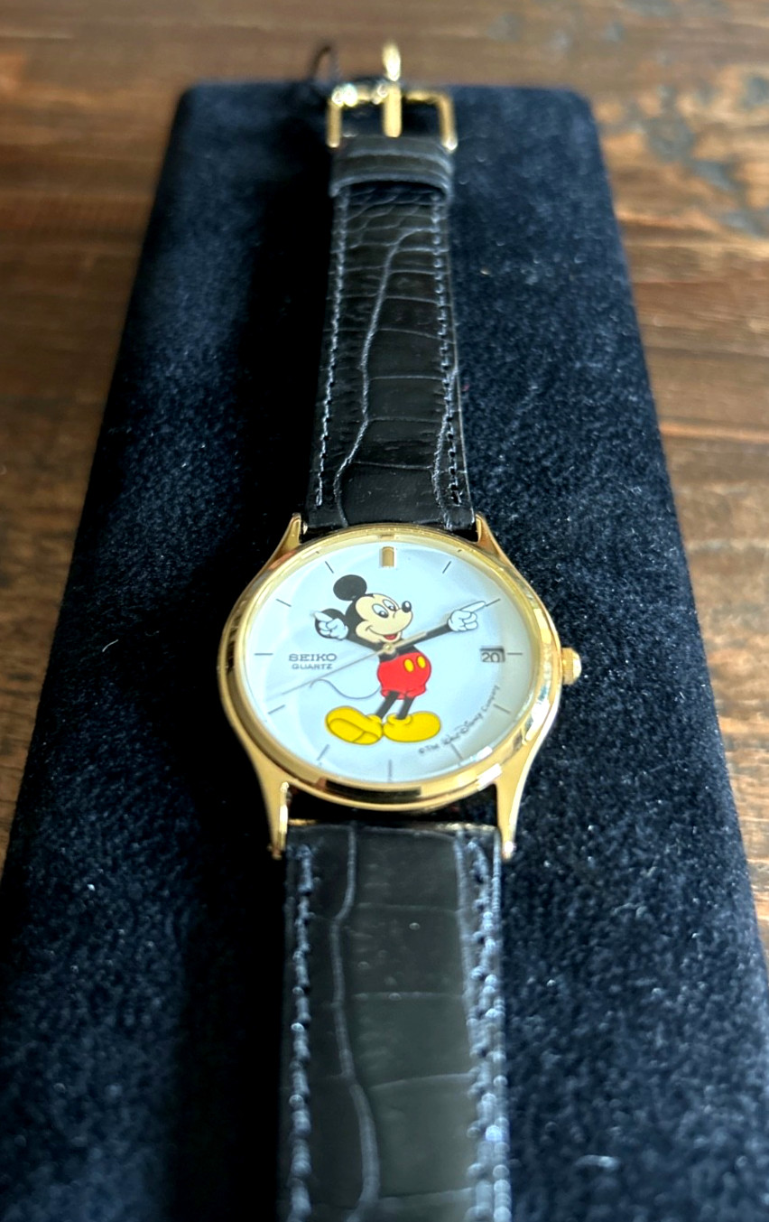 Unisex Vintage 1989 DISNEY Watch SEIKO “Mickey Mouse ” Mint 18 MM Black Leather