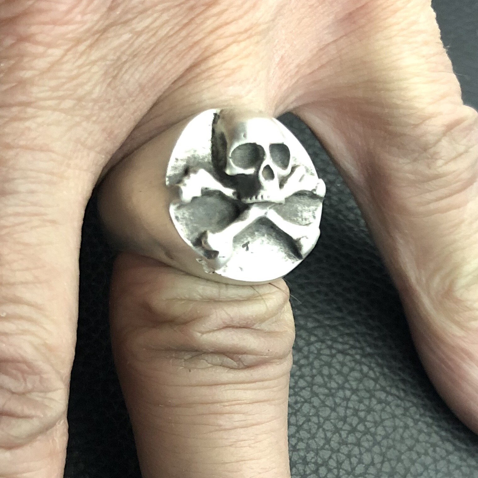 MJG STERLING SILVER SKULL AND BONES RING. MEMENTO MORI. BIKER. GUITAR. SZ 10 1/2