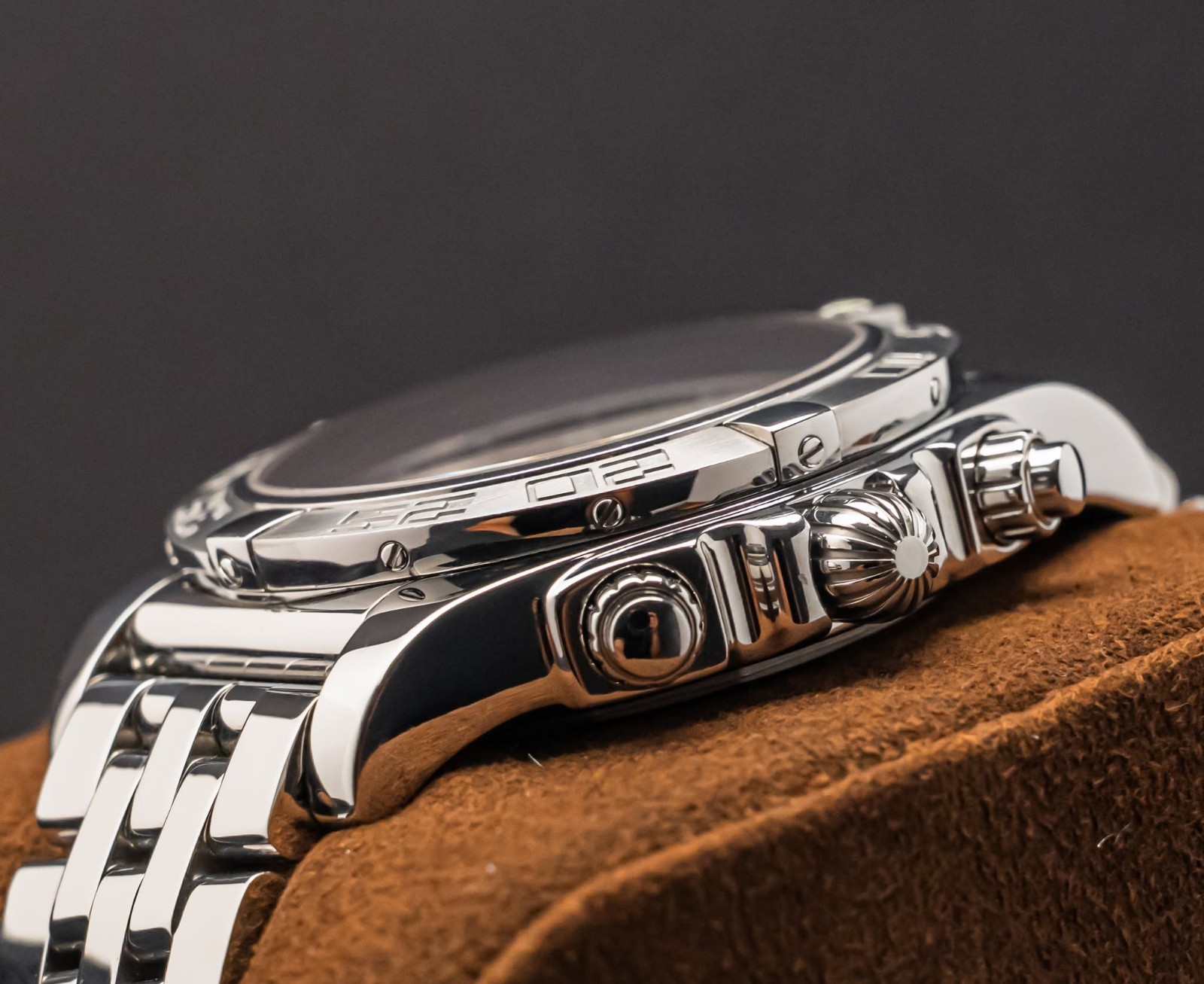 Breitling Chronomat 44 B01 Black Roman $9K MSRP Bracelet Chronograph AB0110