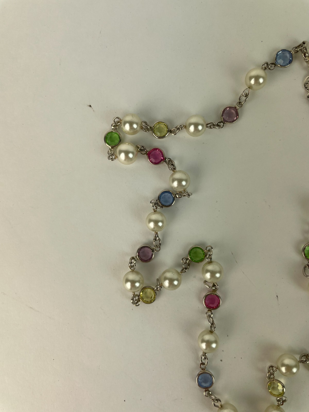 VTG. 1960s AUSTRIAN Multicolored Crystal Bezel Set Faux Pearl Necklace 35 in USA