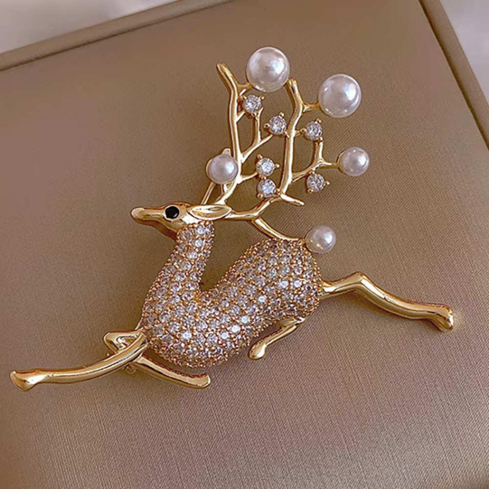 Luxury Reindeer Brooch Pin – Crystal Rhinestone Christmas Jewelry Gift for Women