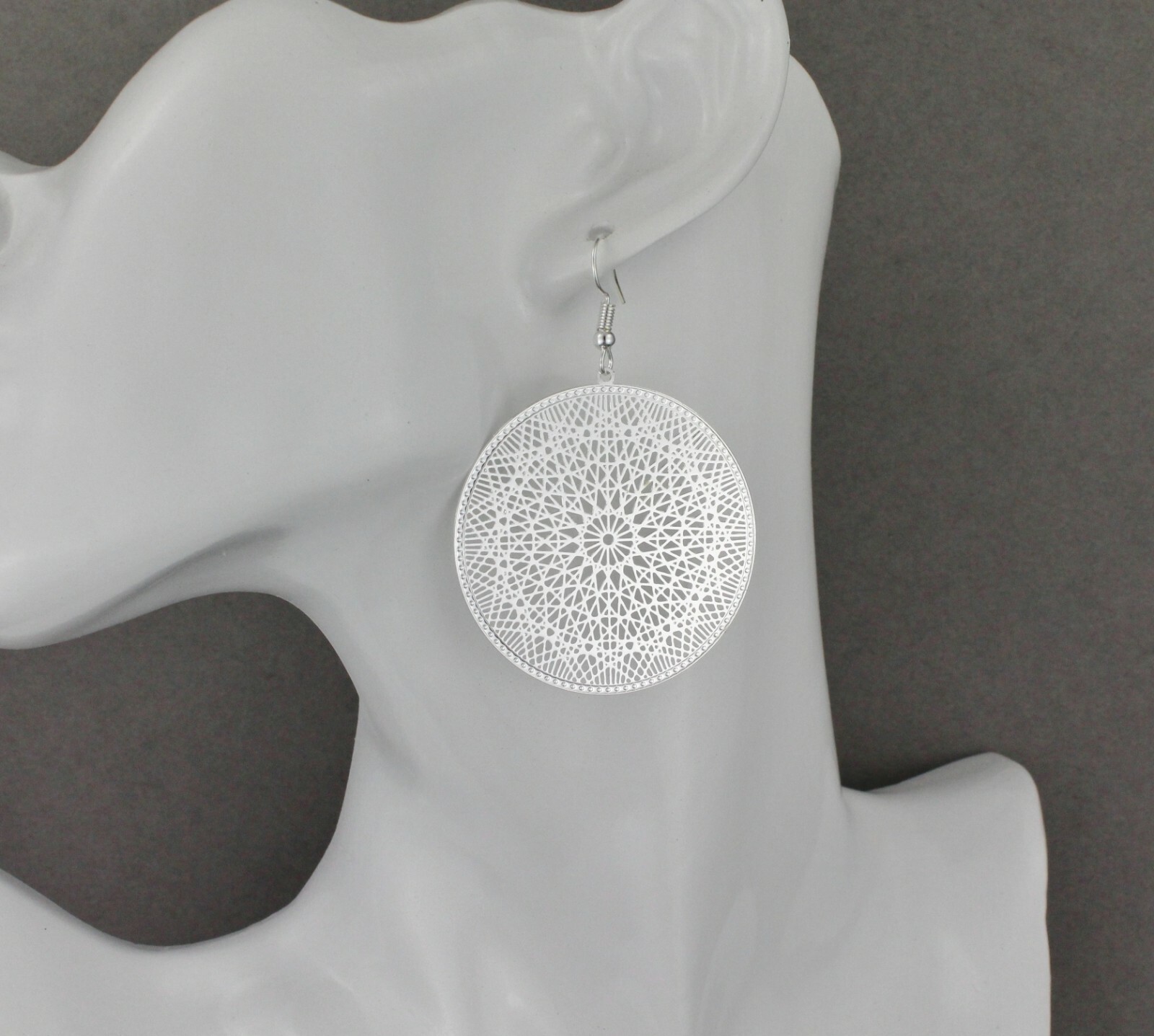 Silver filigree circle earrings medallion disc 1 5/8″ wide Very lightweight