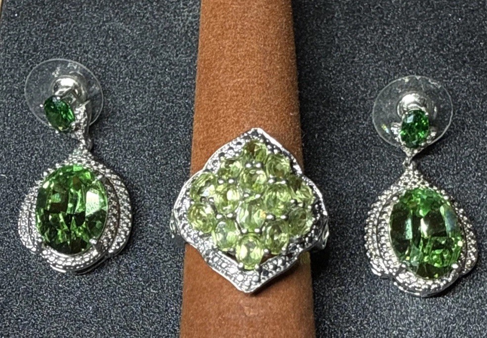 Womens Ring Green Stones Ring And Earrings STS Karis Size A Little Over 5
