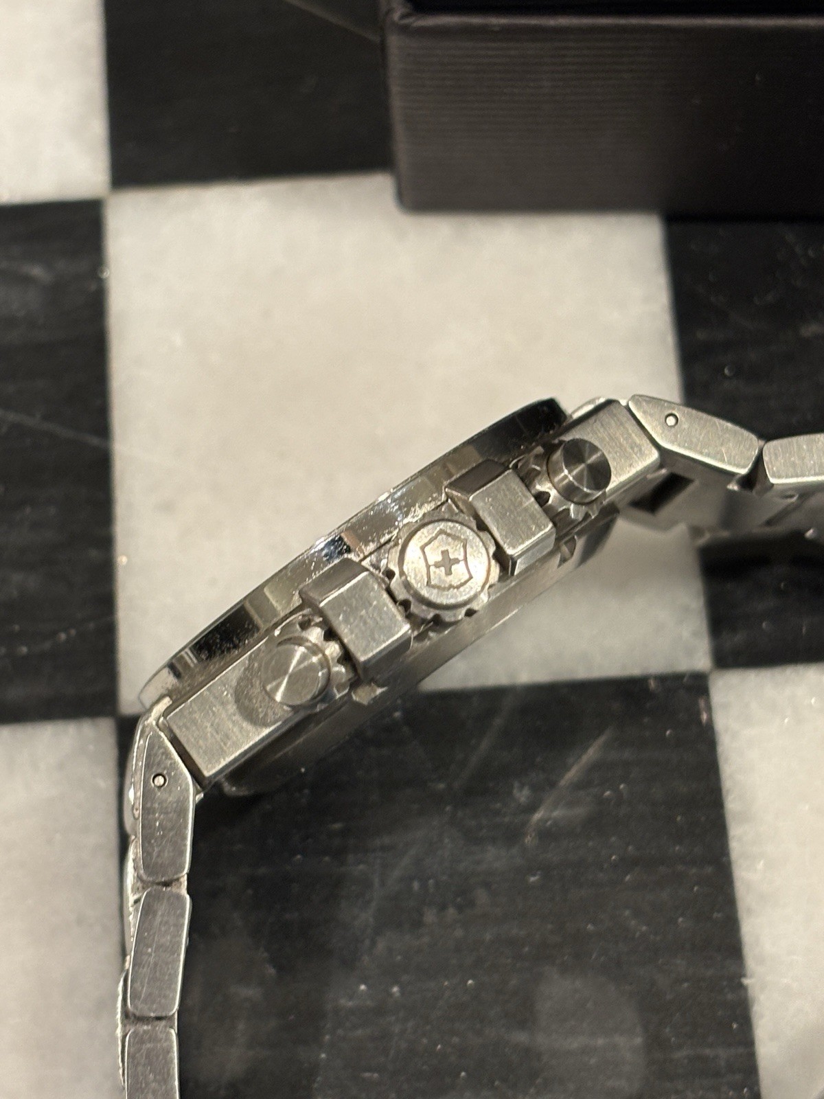 Victorinox 241160 Convoy Chrono Red SS Bracelet All Links Box And Manual