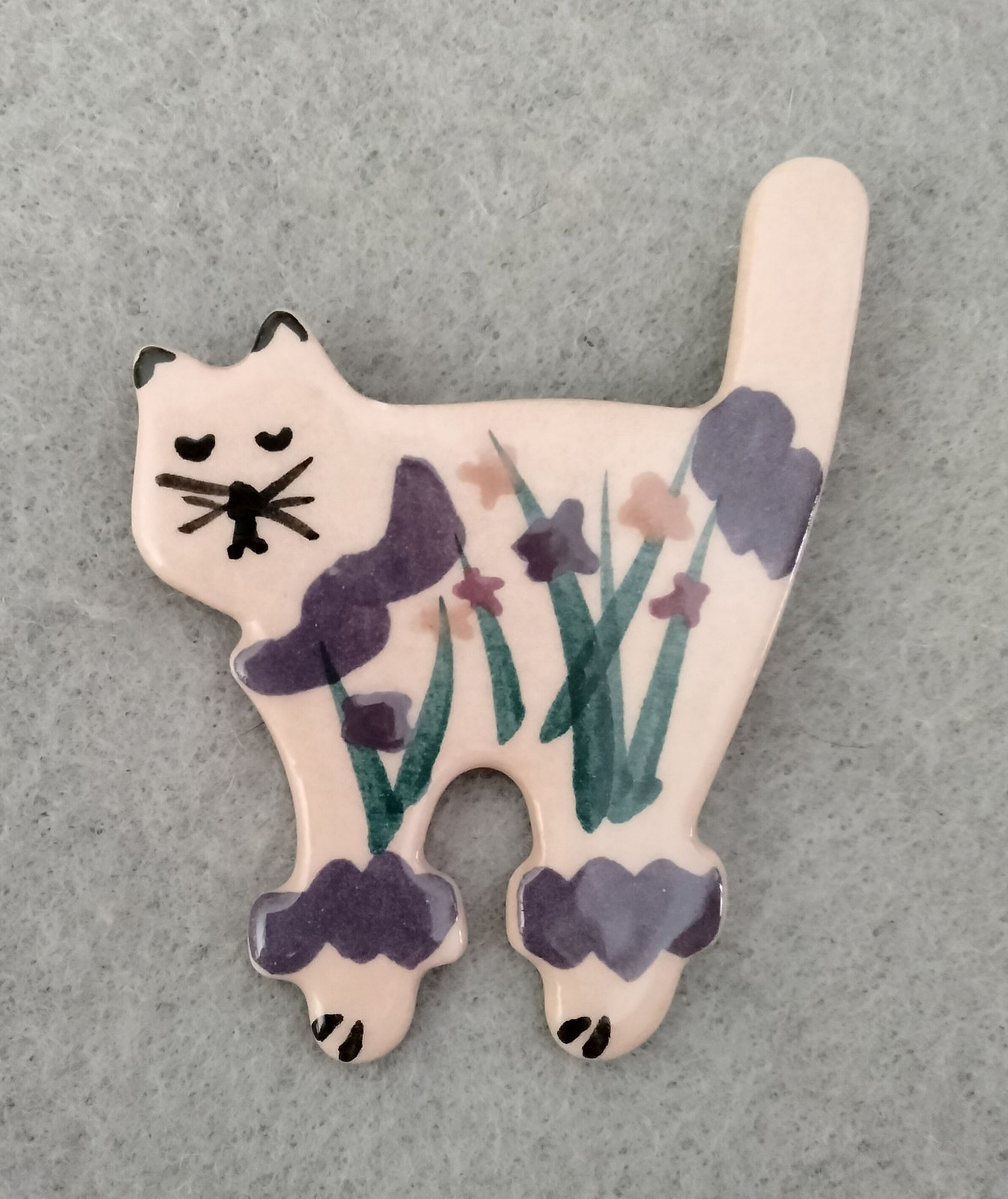 Handmade Ceramic Cat Brooch (167 – 2452)