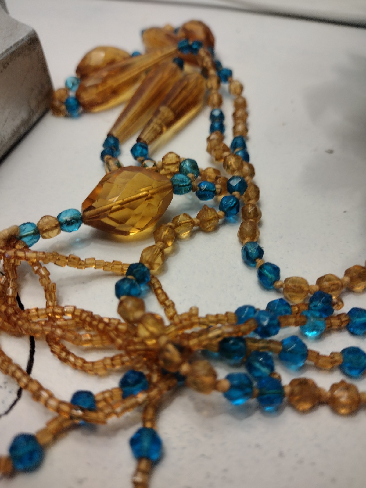 Authentic 1920s Art Deco Hand-Knotted Molded Glass Sautoir Flapper Necklace