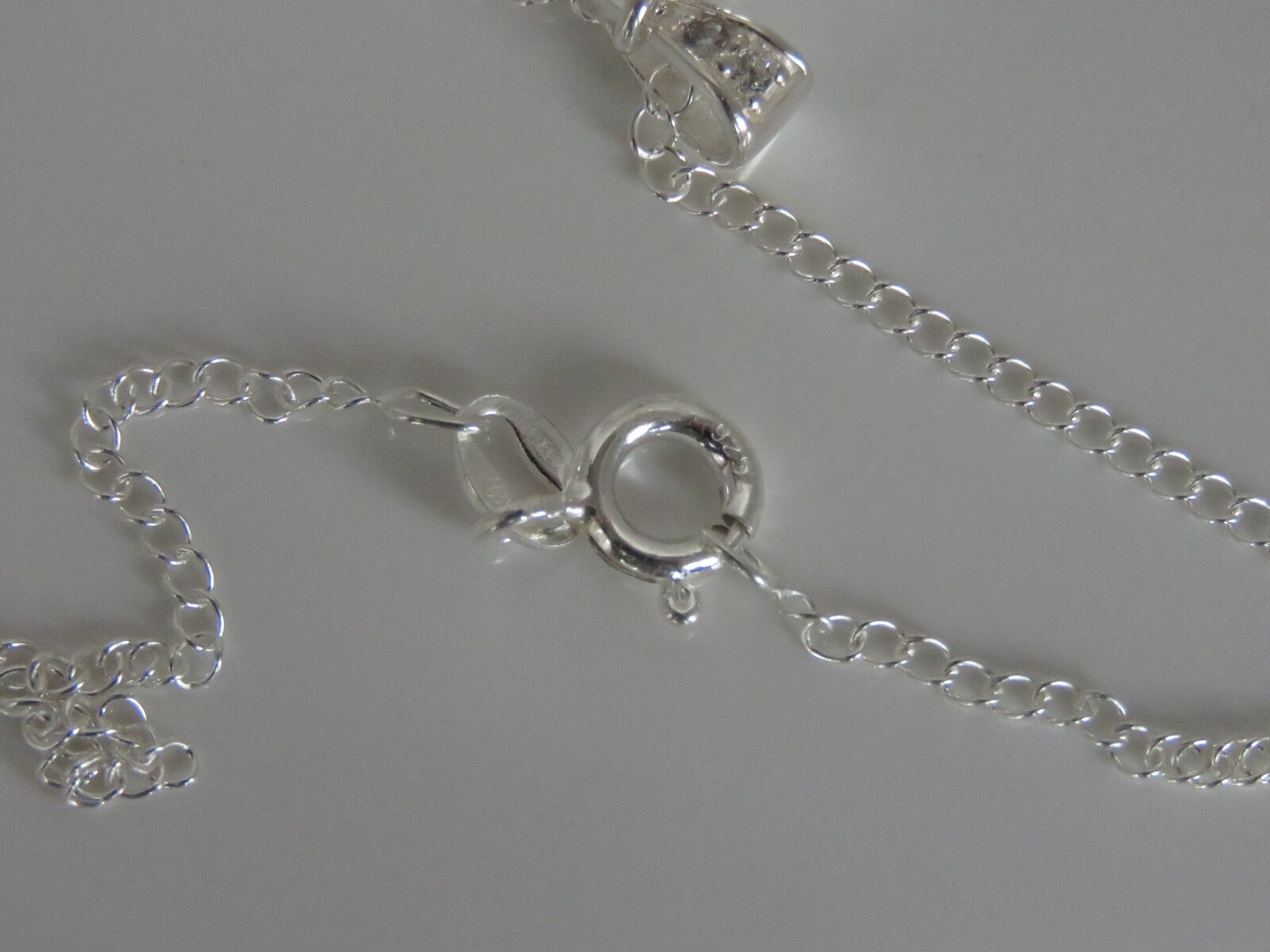 925 Sterling Silver Necklace Made With a Swarovski White Pearl Pendant (sa10.)