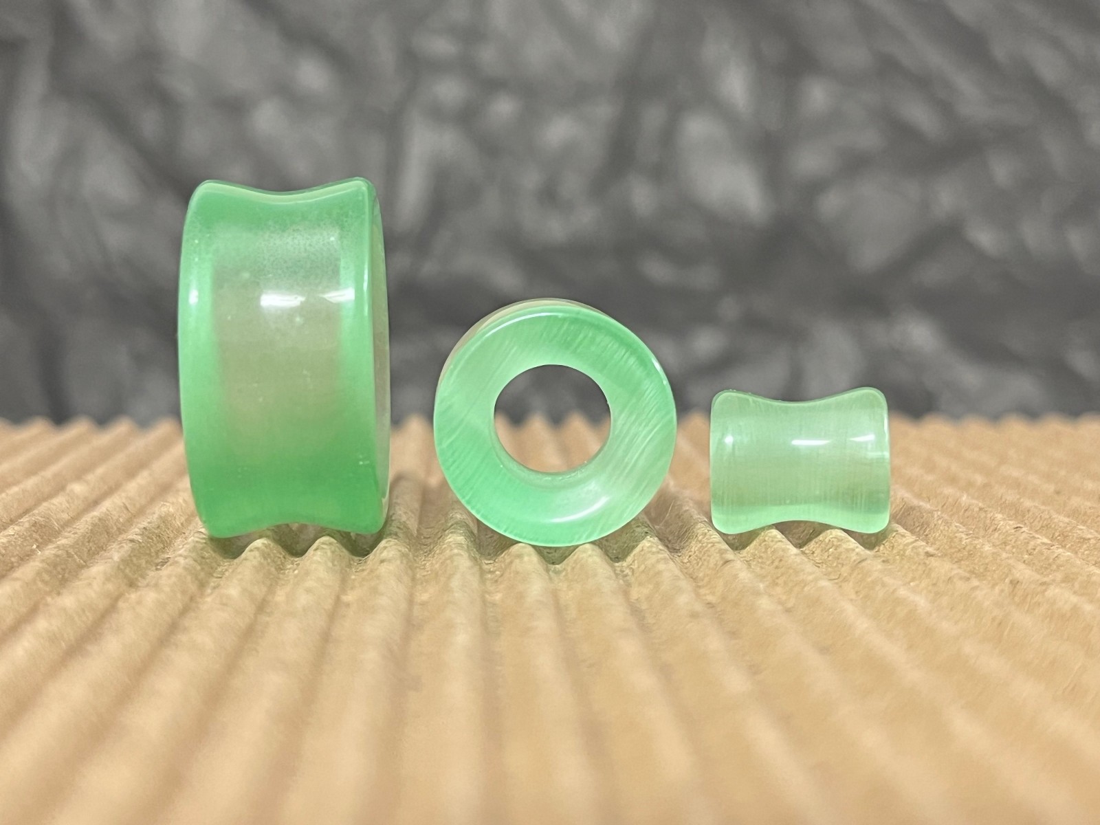 PAIR Green Cat Eye Stone Double Flare Tunnels Plugs Earlets Gauges Body Jewelry