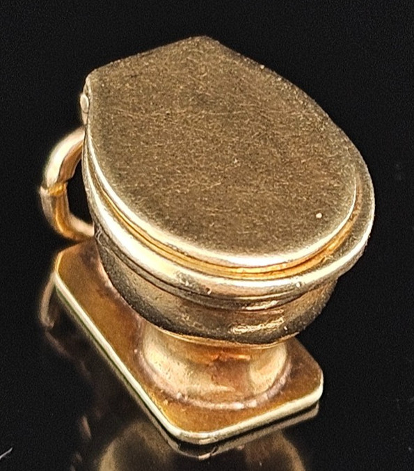 14K Gold Sloan ARTICULATED TOILET BOWL Charm Pendant 3D Opens Bathroom Vintage