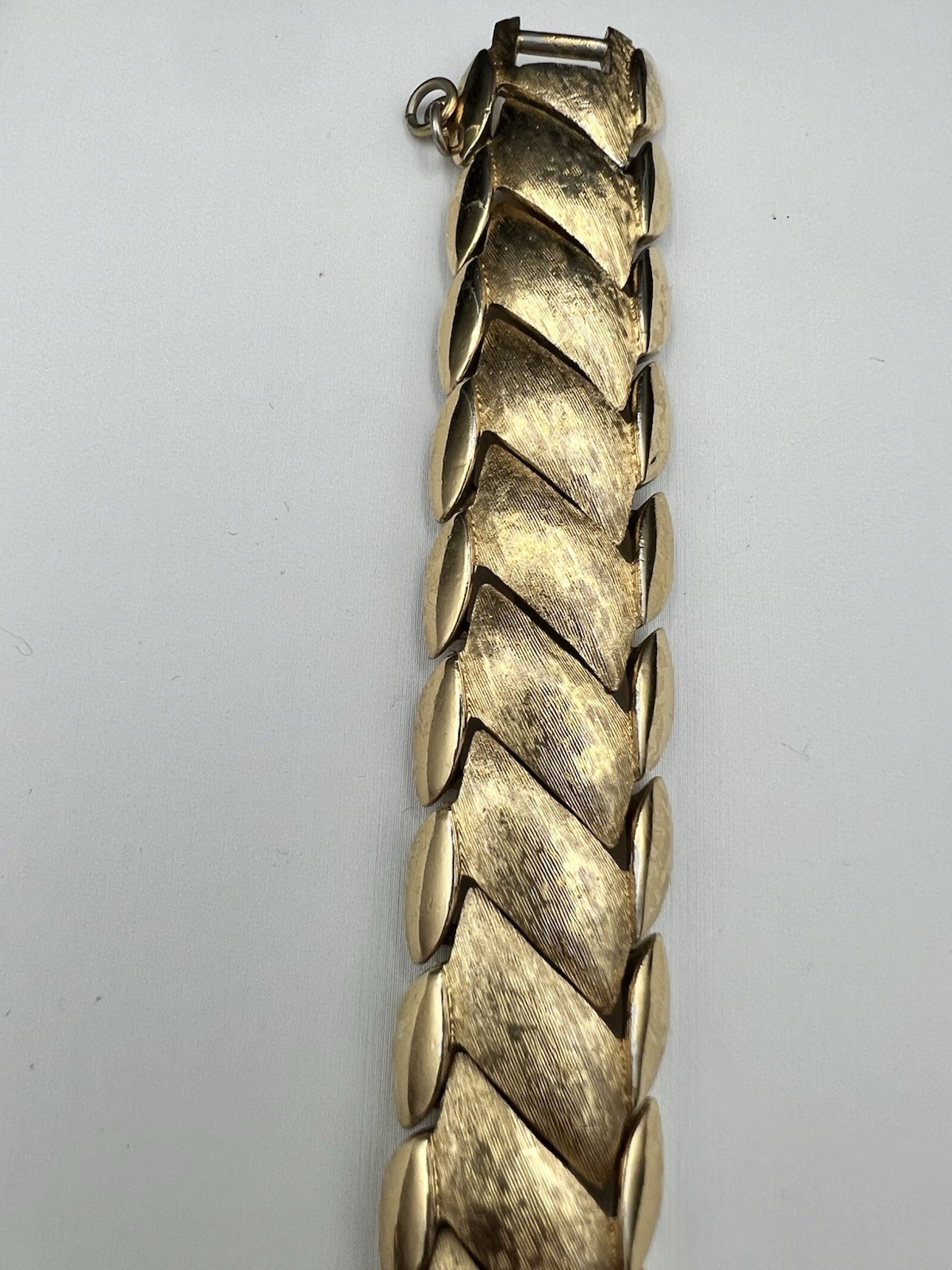 Vtg Monet Gold Tone Textured Leaf Link Bracelet Safety Chain Signed MCM 1960s