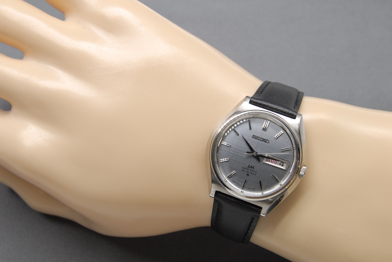 Vintage 1969 [N MINT] SEIKO Lord Matic 5606-7010 35mm Blue Day/Date AT Men Watch