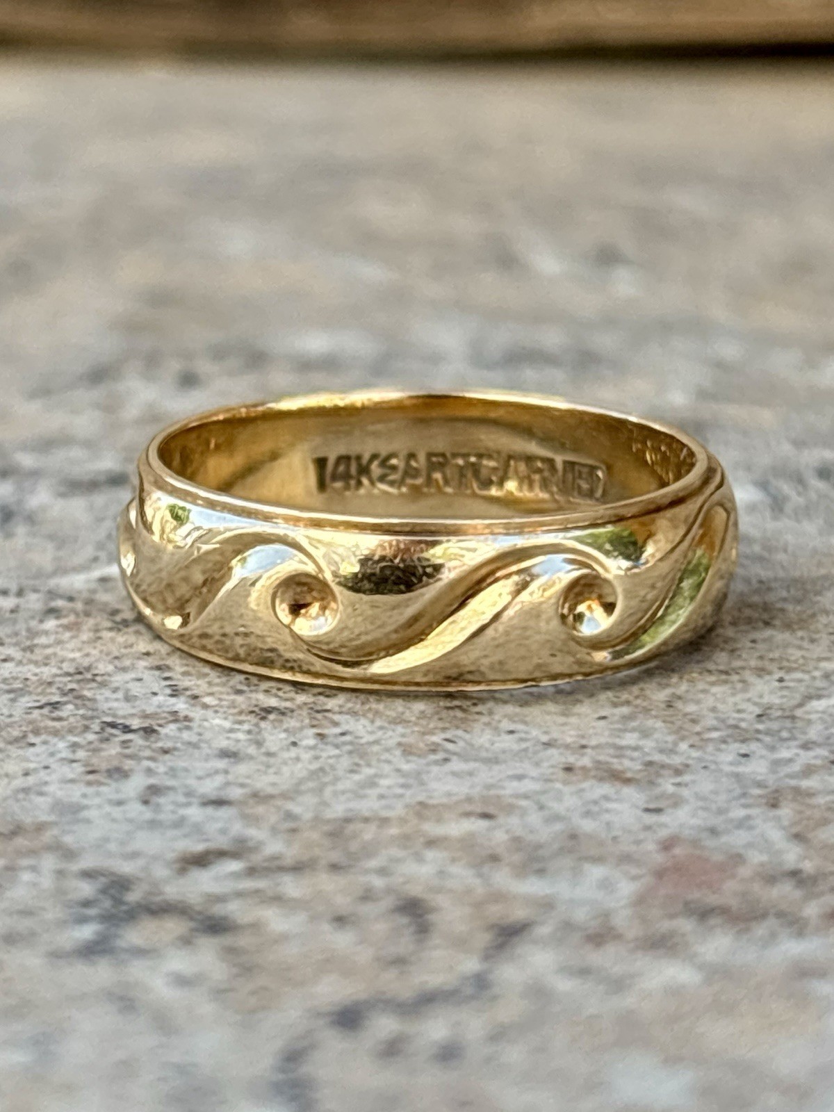 14K Gold Artcarved Band Ring Size 9